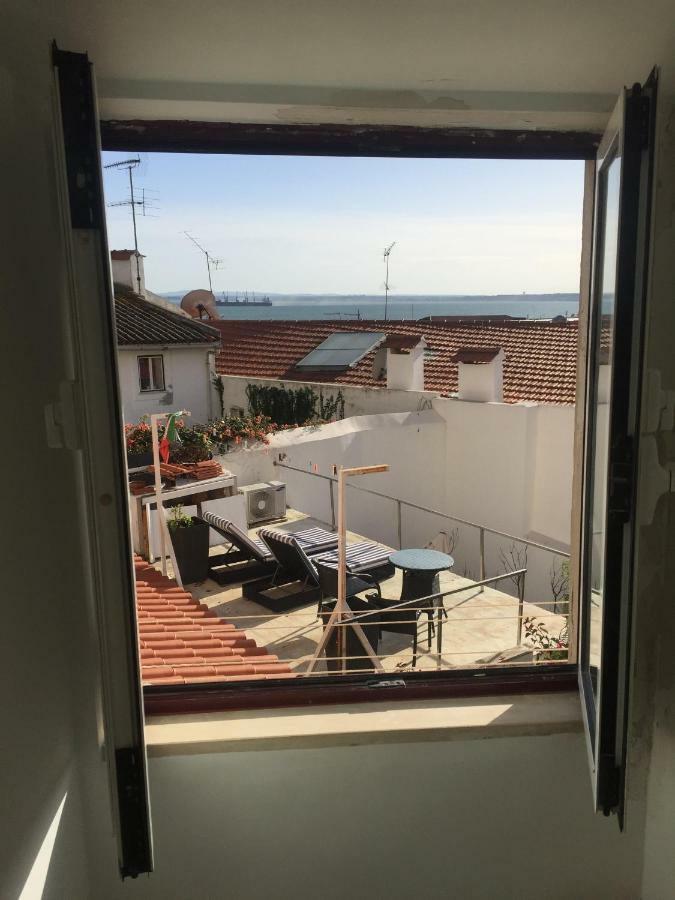 Pequeno Hostel Studio Lisbon Exterior photo